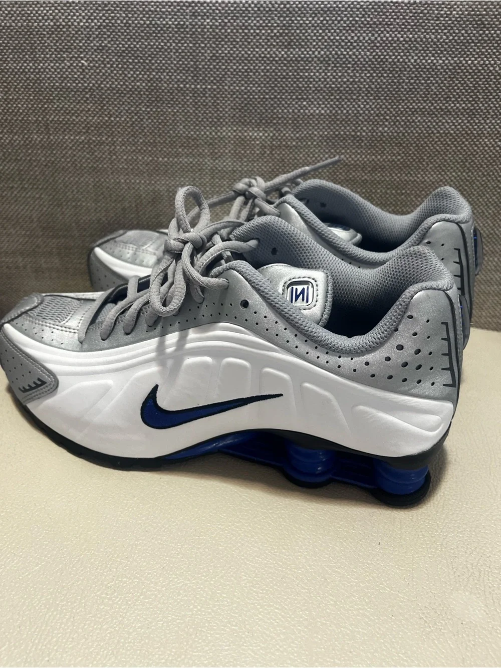 Nike Shox 4 White, Gray & Blue Running Sneakers Women’s Size 6